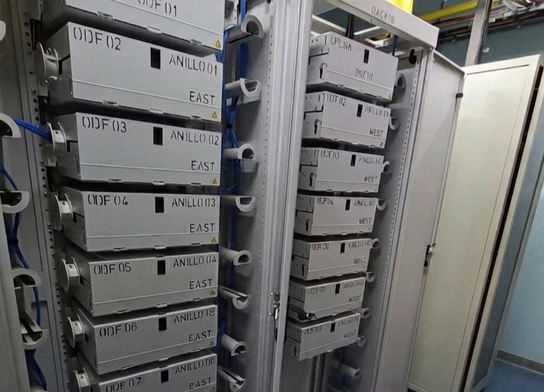 Detalle de fusión de fibra óptica