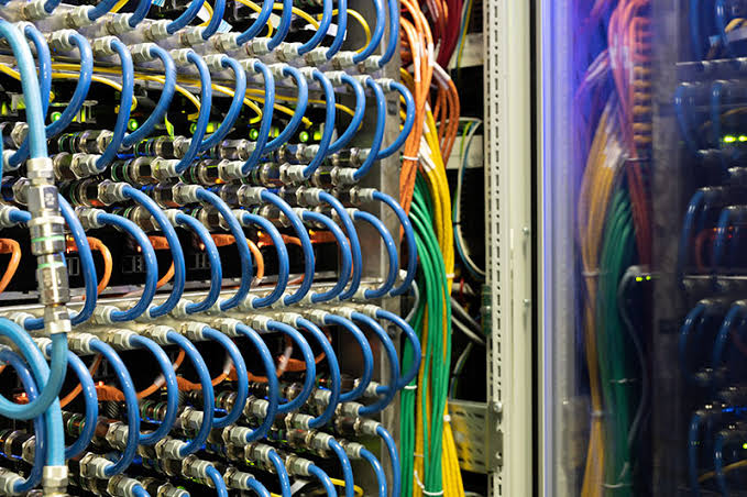 Organización de cableado de fibra óptica
